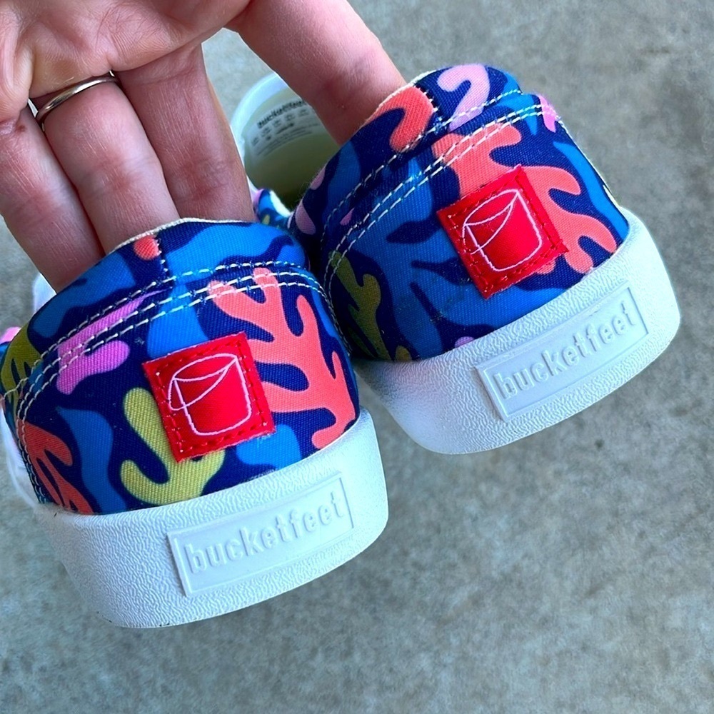 BUCKETFEET Blue Coral Kelp Pattern Shoes Size 8 - Picture 5 of 13
